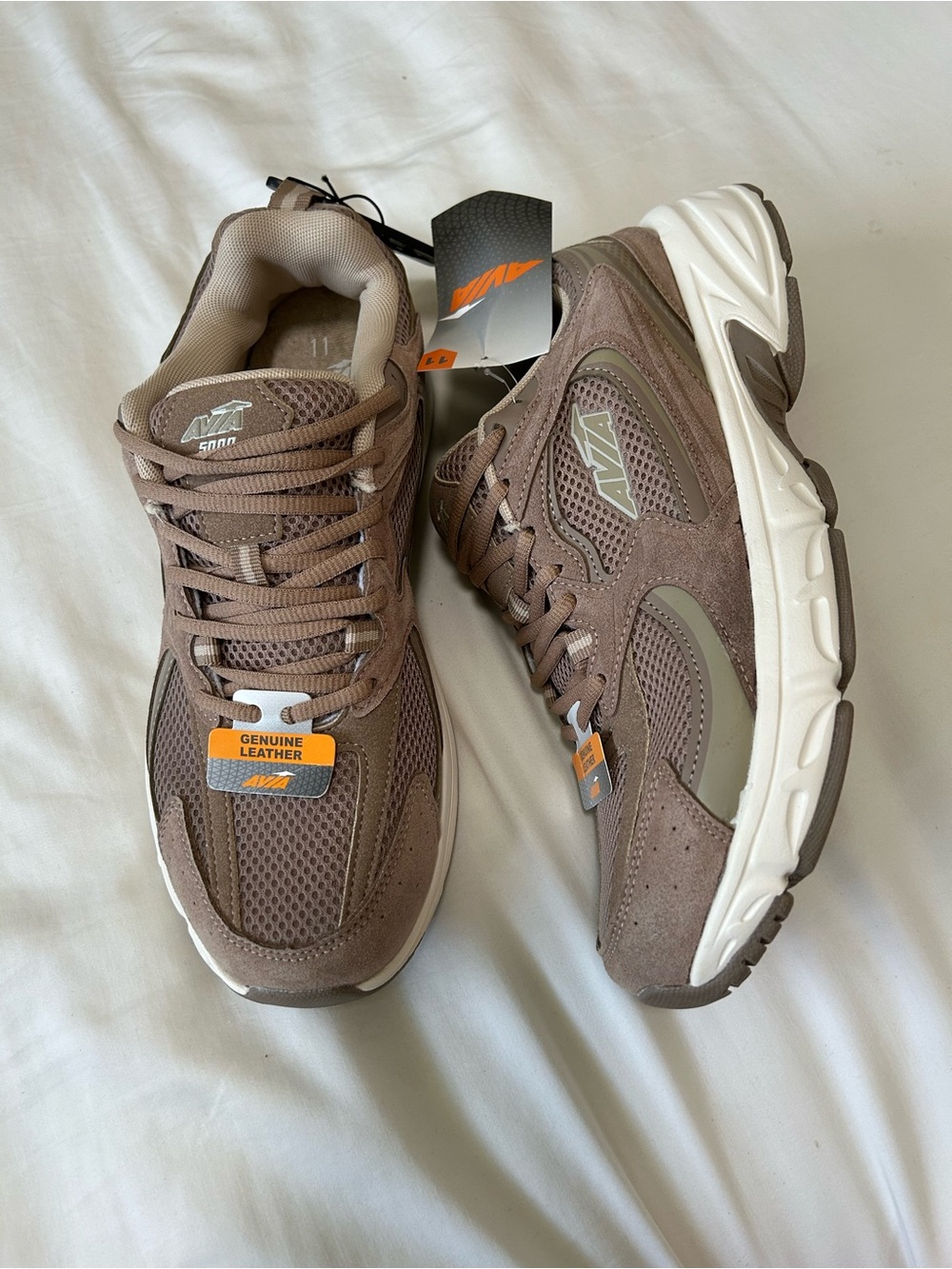Men's Brown Genuine Leather Athletic Sneakers AVIA  size 11 NWT